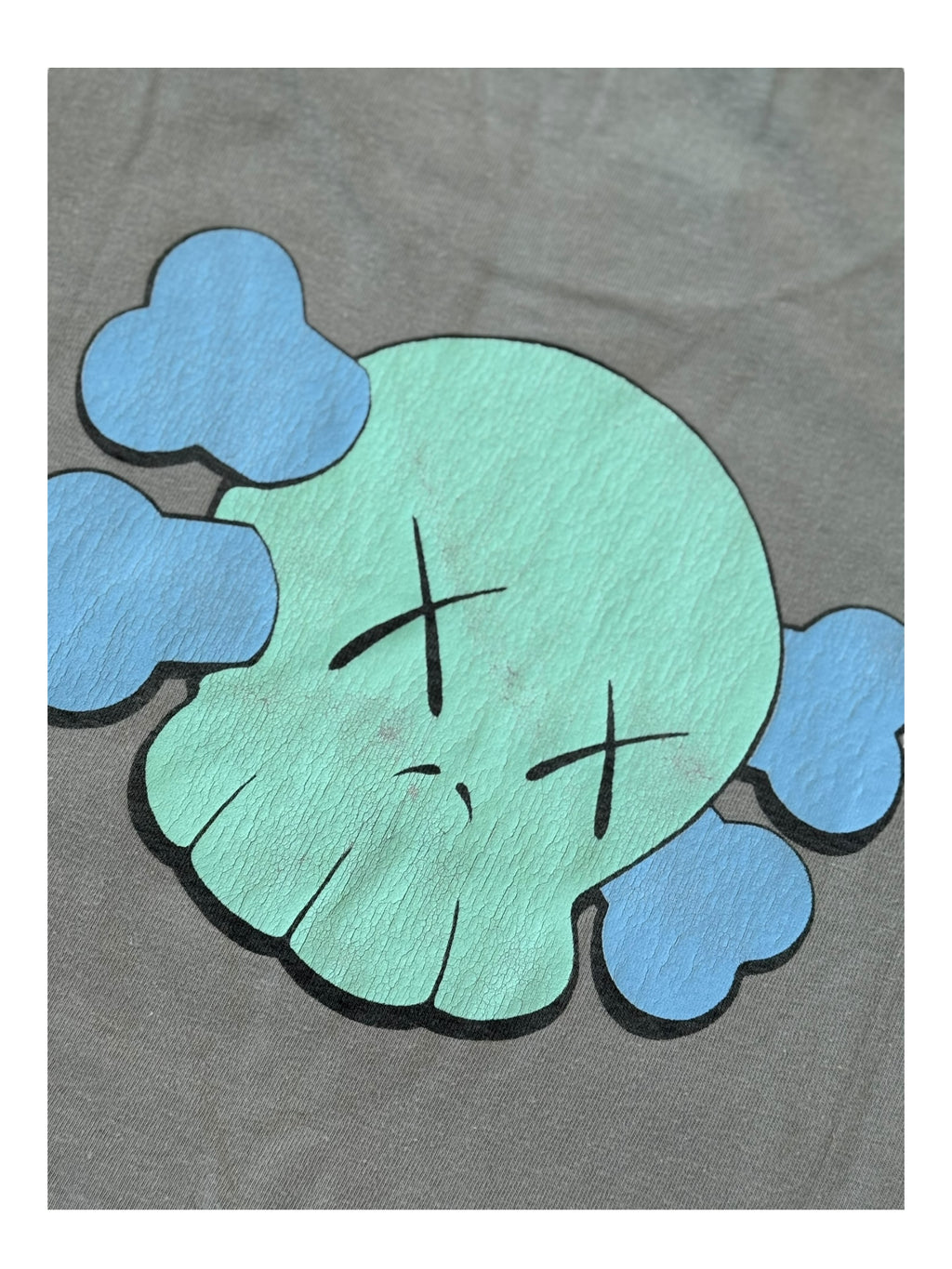 Futura 90s Grey Project Dragon x Kaws Skull Size Medium