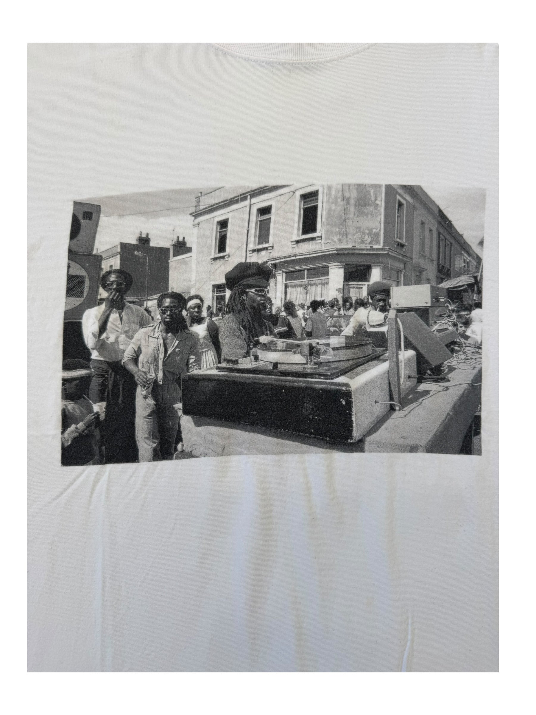 Neighborhood 00s Beezer Photography 80s Sound System Culture Bunch of Bristol England T-shirt Size Large