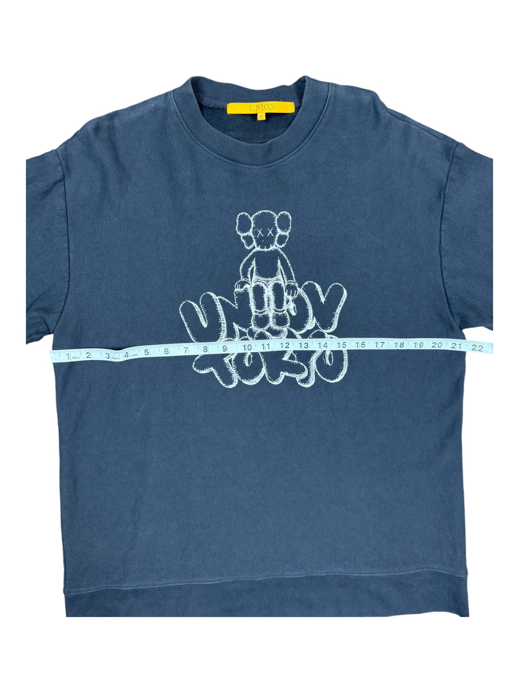 Union Tokyo Kaws Black Crewneck Size Medium