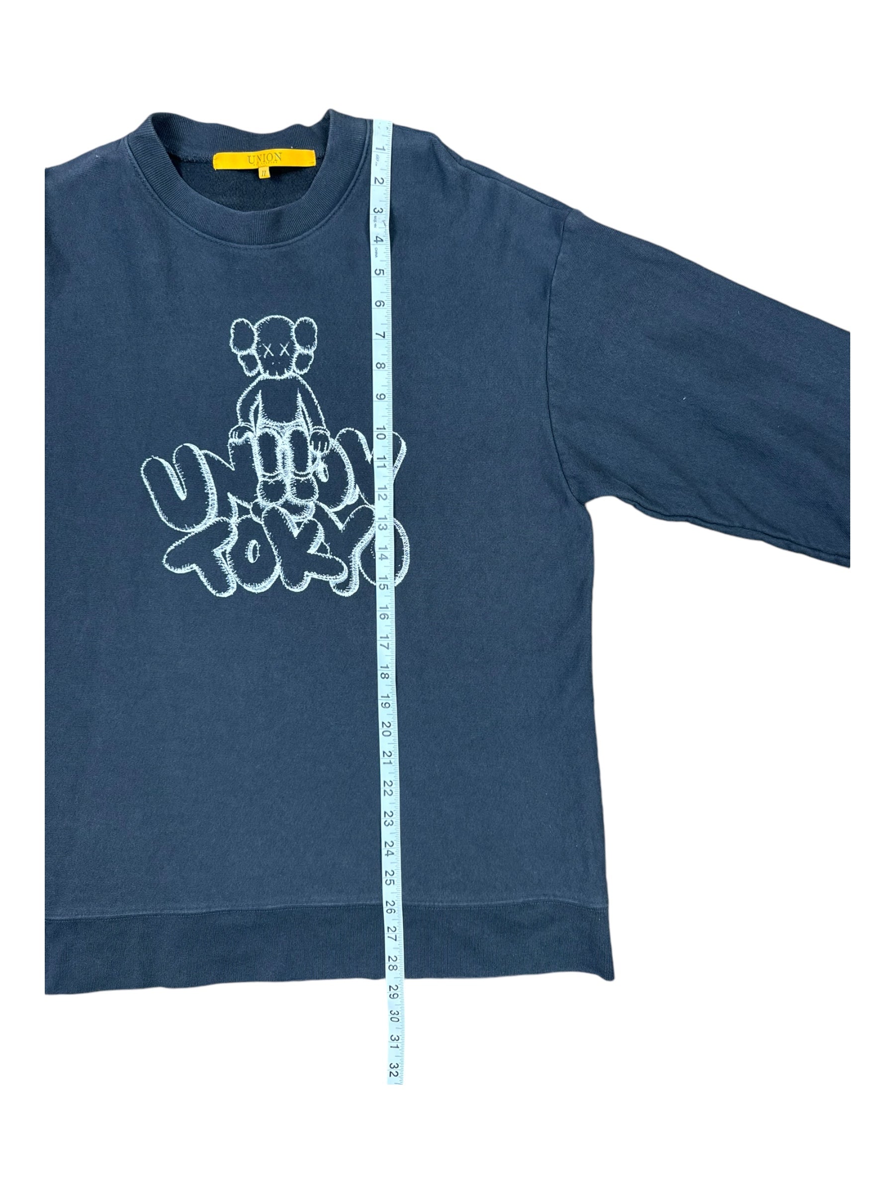 Union Tokyo Kaws Black Crewneck Size Medium