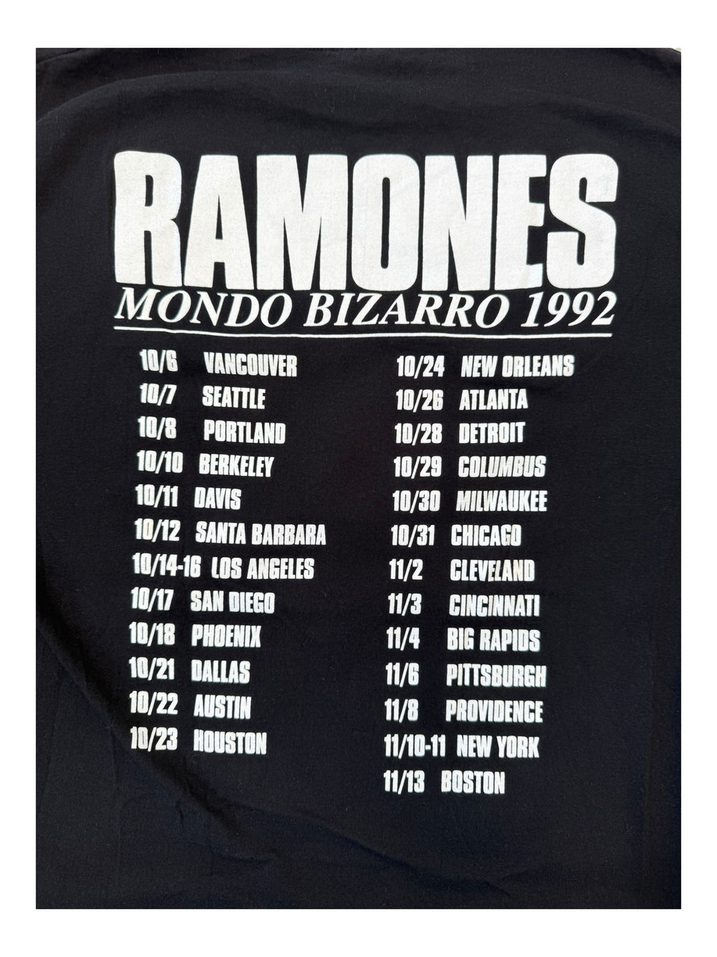 Ramones 90s Black Red Mondo Bizarro Tour Size XL
