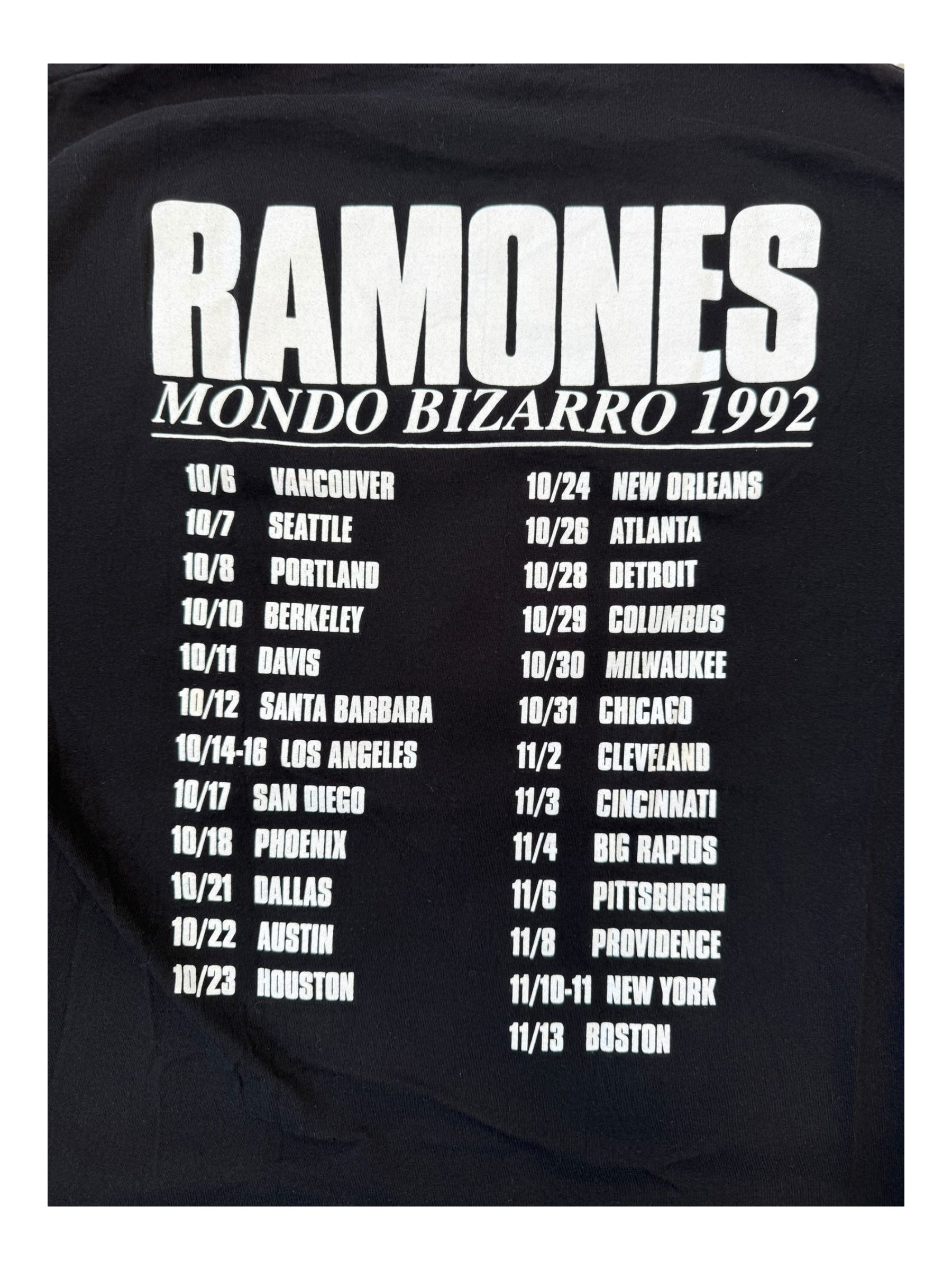 Ramones 90s Black Red Mondo Bizarro Tour Size XL